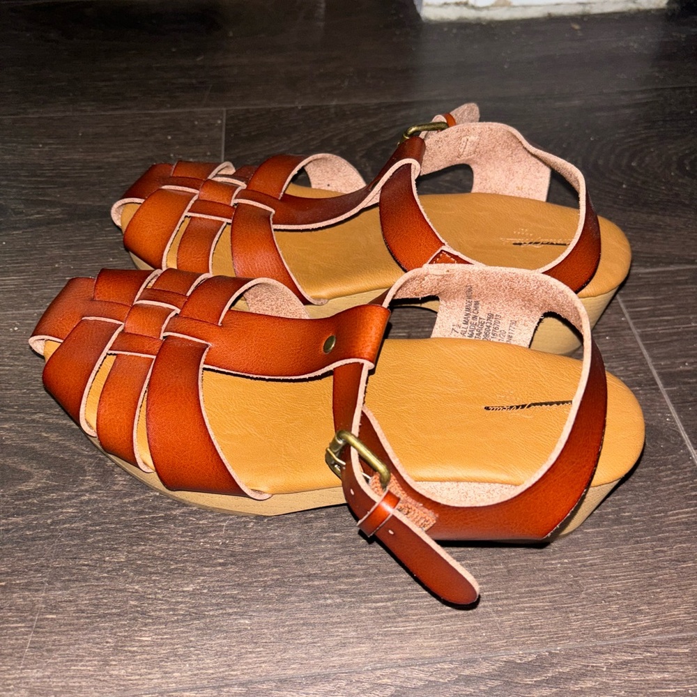 Universal Thread Mules - Picture 2 of 5
